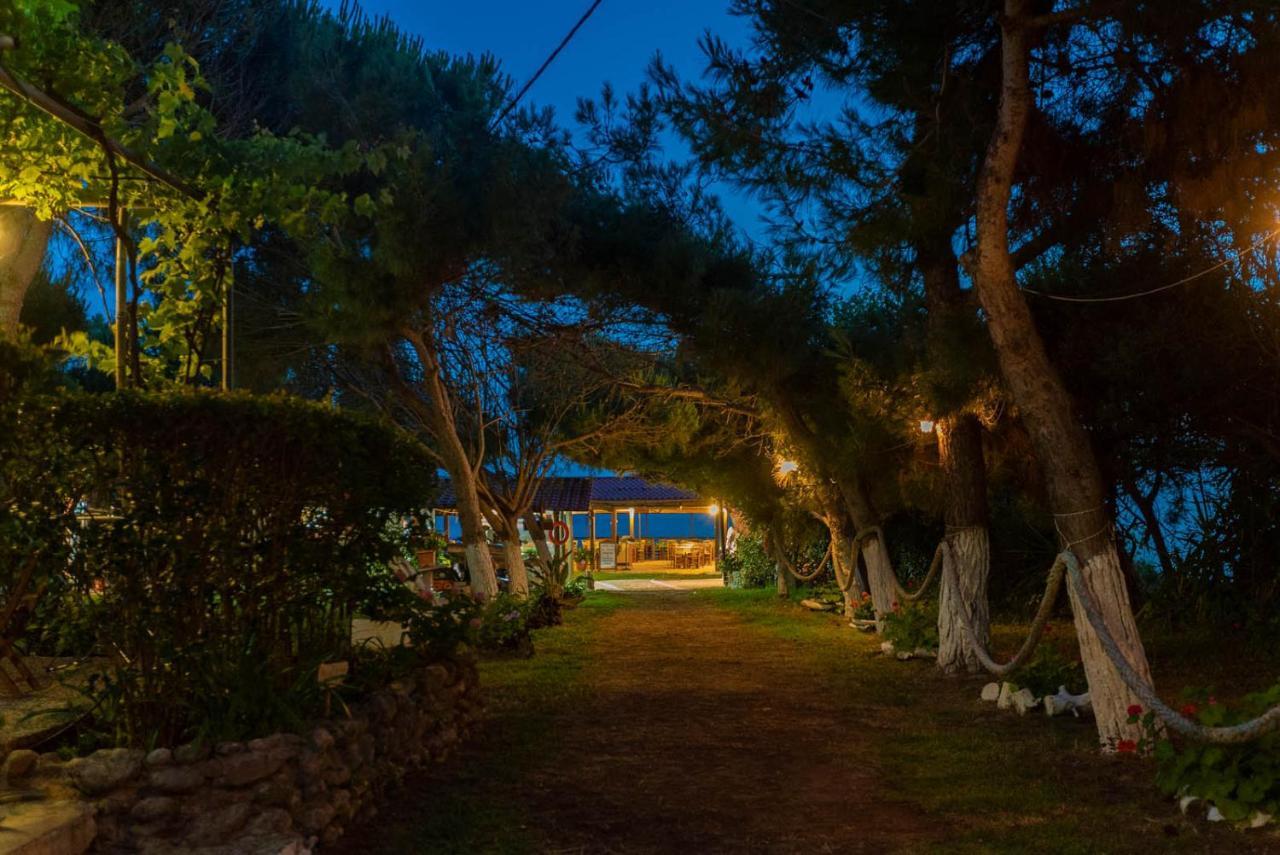 Christinas Lofts Apartment Agios Matthaios  Luaran gambar