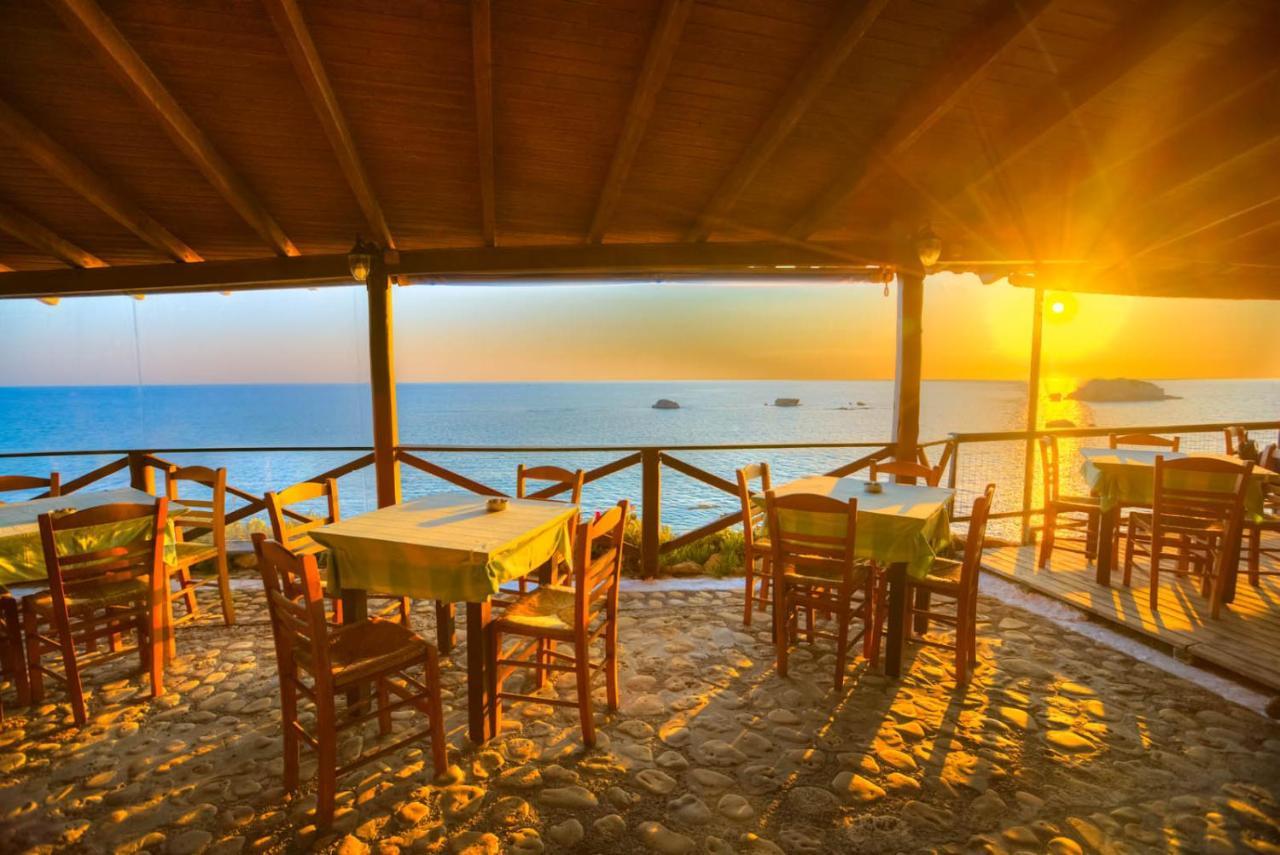 Christinas Lofts Apartment Agios Matthaios  Luaran gambar