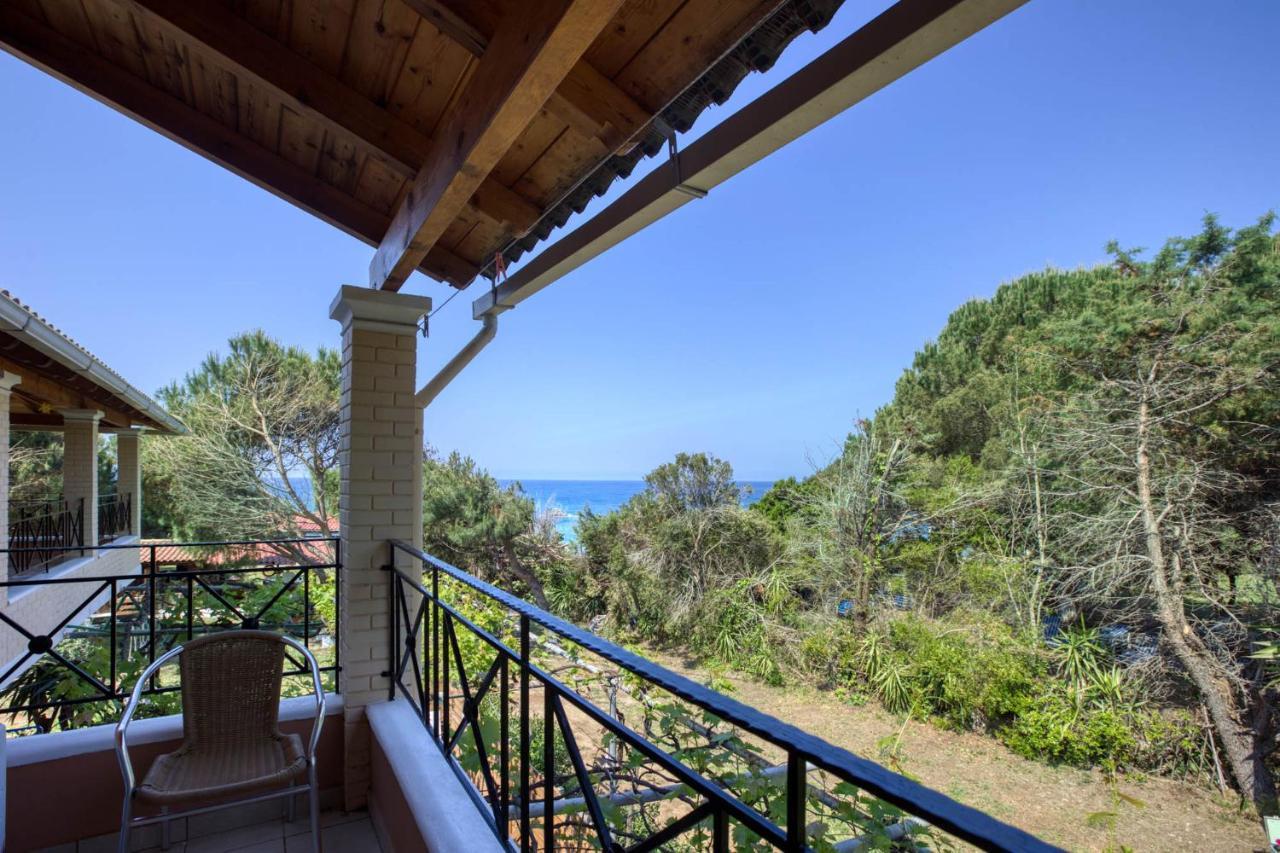 Christinas Lofts Apartment Agios Matthaios  Luaran gambar