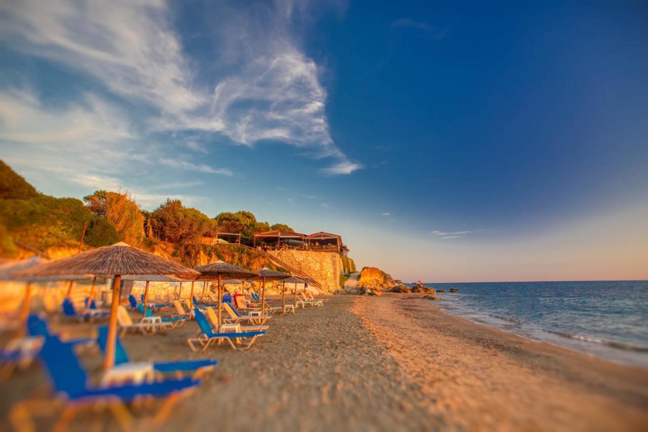 Christinas Lofts Apartment Agios Matthaios  Luaran gambar