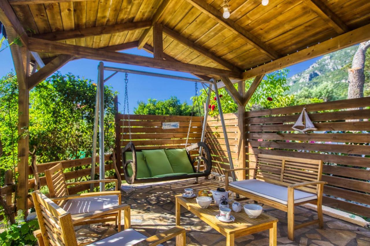 Christinas Lofts Apartment Agios Matthaios  Luaran gambar