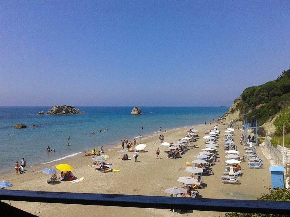 Christinas Lofts Apartment Agios Matthaios  Luaran gambar