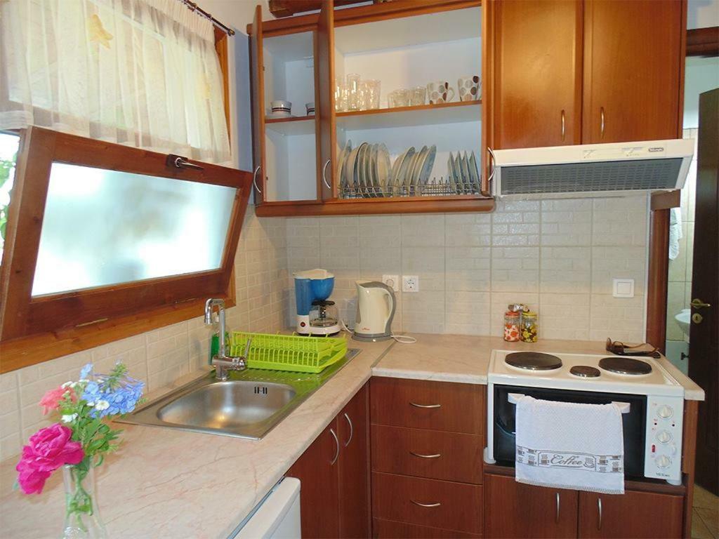 Christinas Lofts Apartment Agios Matthaios  Luaran gambar