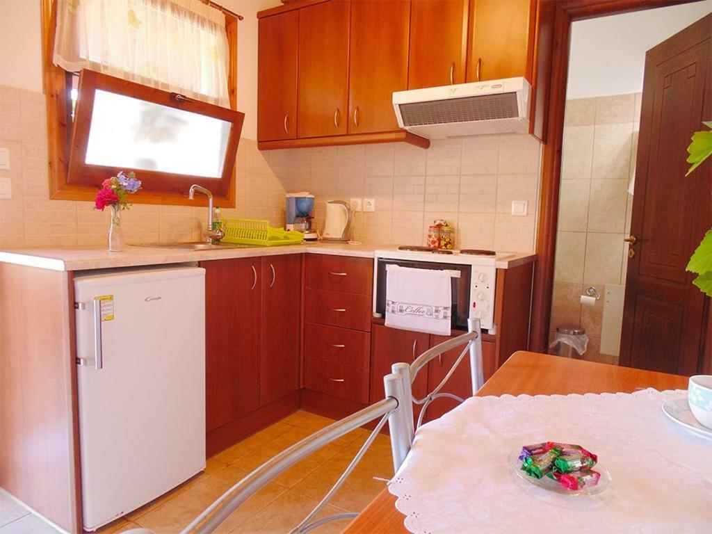 Christinas Lofts Apartment Agios Matthaios  Luaran gambar
